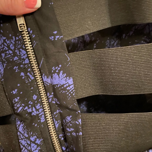 GREYLIN PURPLE BLACK PEPLUM TANK - Picture 5 of 5